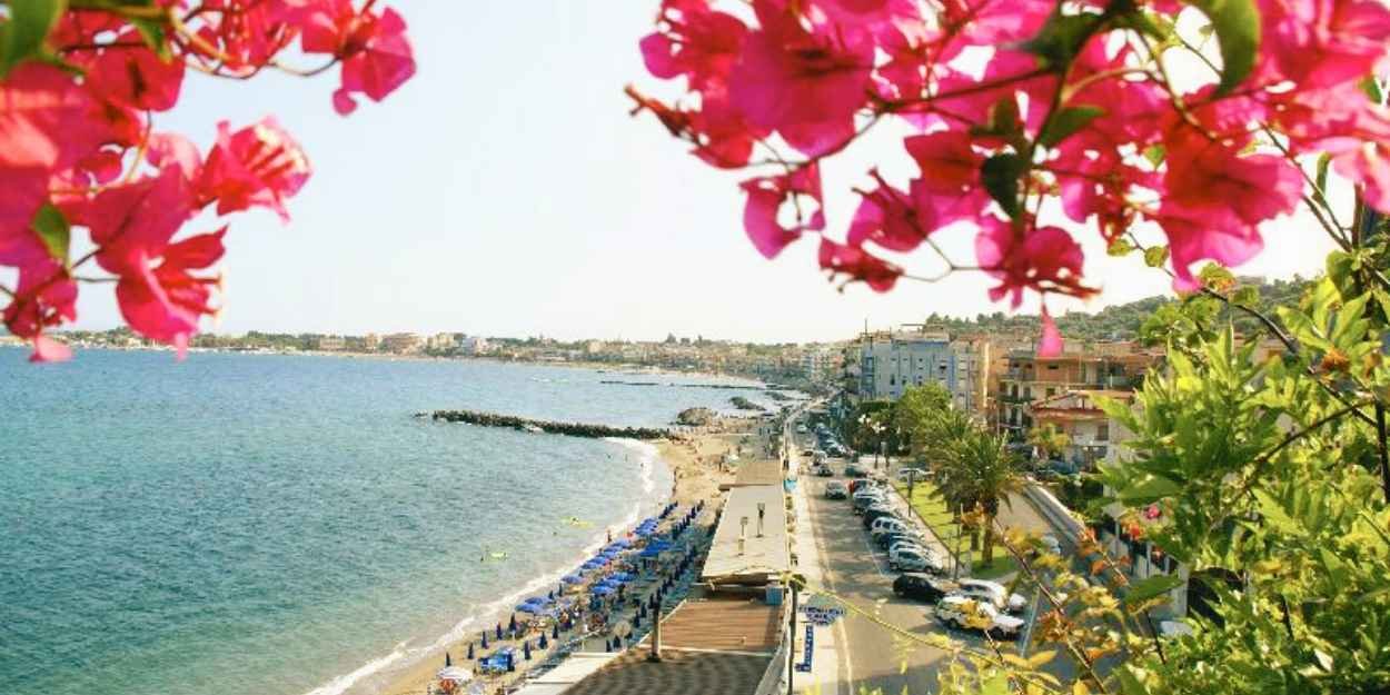 naxoslegge,giardininaxos,sicilia,festival,letteratura,editoria,arte,cultura,premi,autori,libri,eventi,memoria,mostre,contemporaneo,catania,letojanni,musei,donne,dialogo