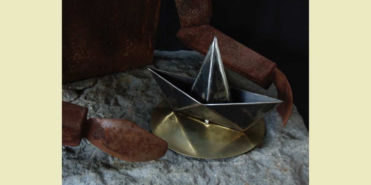 liguria,lerici,micali,scultura,artecontemporanea,castellodisangiorgio,mostra,eroe,archetipi,trasformazione,origami,piombo,oro,cabala,messina,laspezia,installazione,personale,artista,esposizione