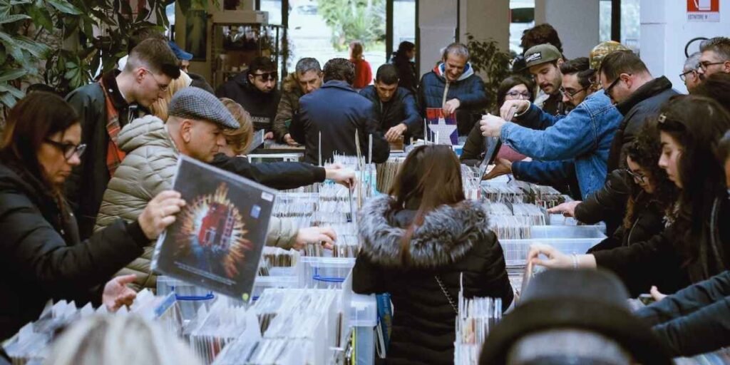 vinile,musica,djset,live,illustrazione,fotografia,analogico,mercato,cultura,artigianato,messina,sicilia,dischi,lab,festival,indie,collezionismo,acustico,editoria,arte