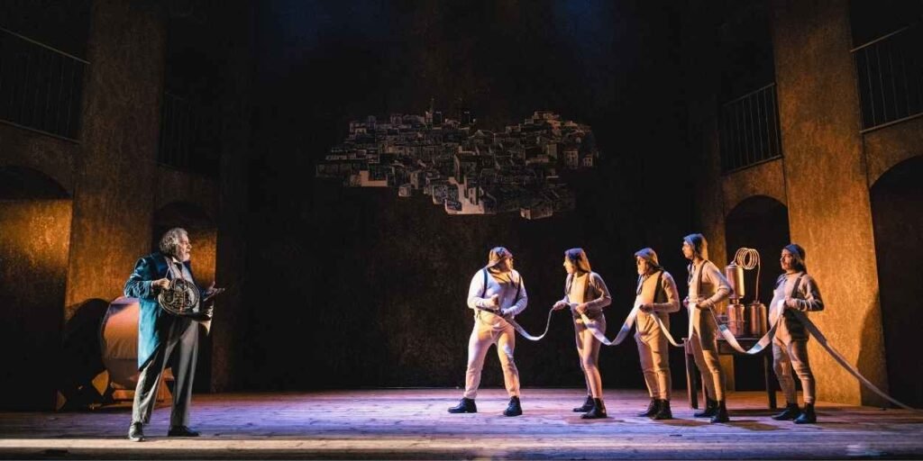 sicilia,teatro,catania,camilleri,teatroverga,prosa,adattamentoteatrale,teatroitaliano,stagioneteatrale,spettacolo,regia,compagnia,letteratura,drammaturgia,scenateatrale,centenariocamilleri,produzione,teatrostabile,narrativa,romanzo