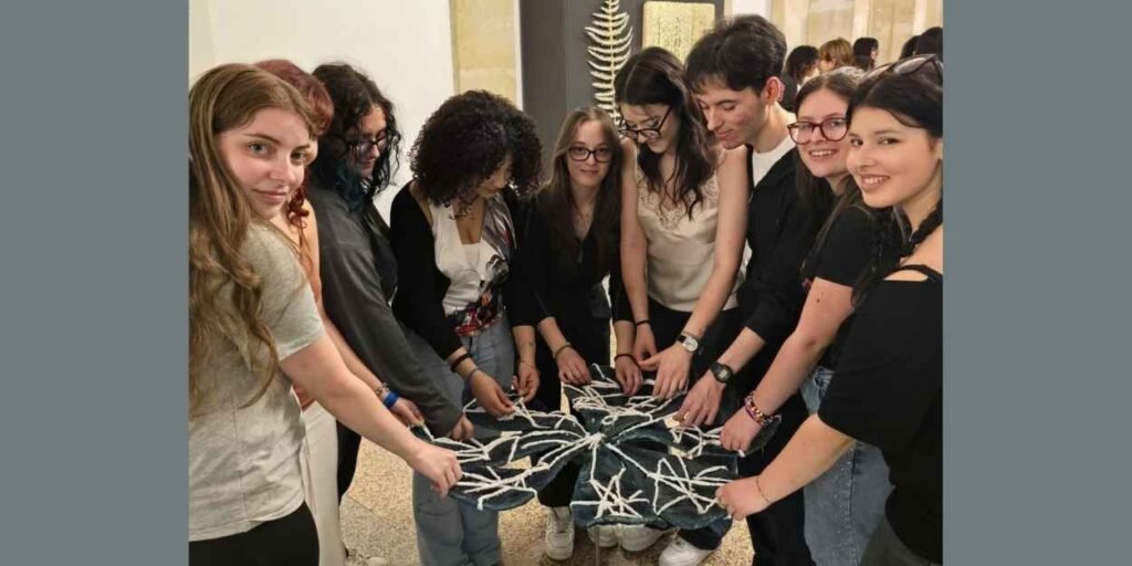 sicilia,messina,arte,biennale,venezia,patriziabonardi,basile,palestina,gaza,palestinemuseumus,fiorediorione,germinale,bendaggi,performance,scuola,teatro,solidarietà,artistssociologists,leffe,palazzomora