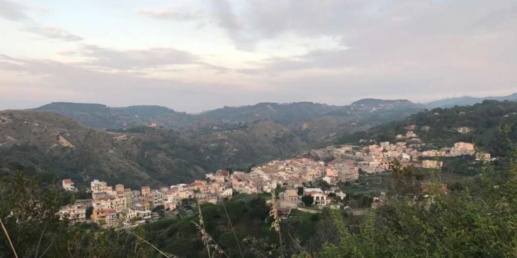 sicilia,messina,salice,manciasti,aperitivo,merenda,tradizioni,memoria,convivialità,comunità,borghi,cibo,arte,musica,jamsession,parrocchia,trottola,territorio,turismo,socialità