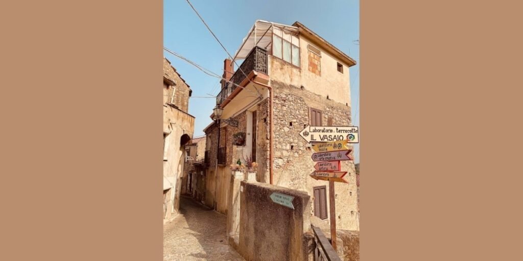 calabria,camini,locride,jungimundu,accoglienza,integrazione,migranti,rifugiati,eurocoop,spopolamento,ceramica,artigianato,ecoprinting,tessitura,sostenibilità,comunità,inclusione,rigenerazione,solidarietà,mezzogiorno